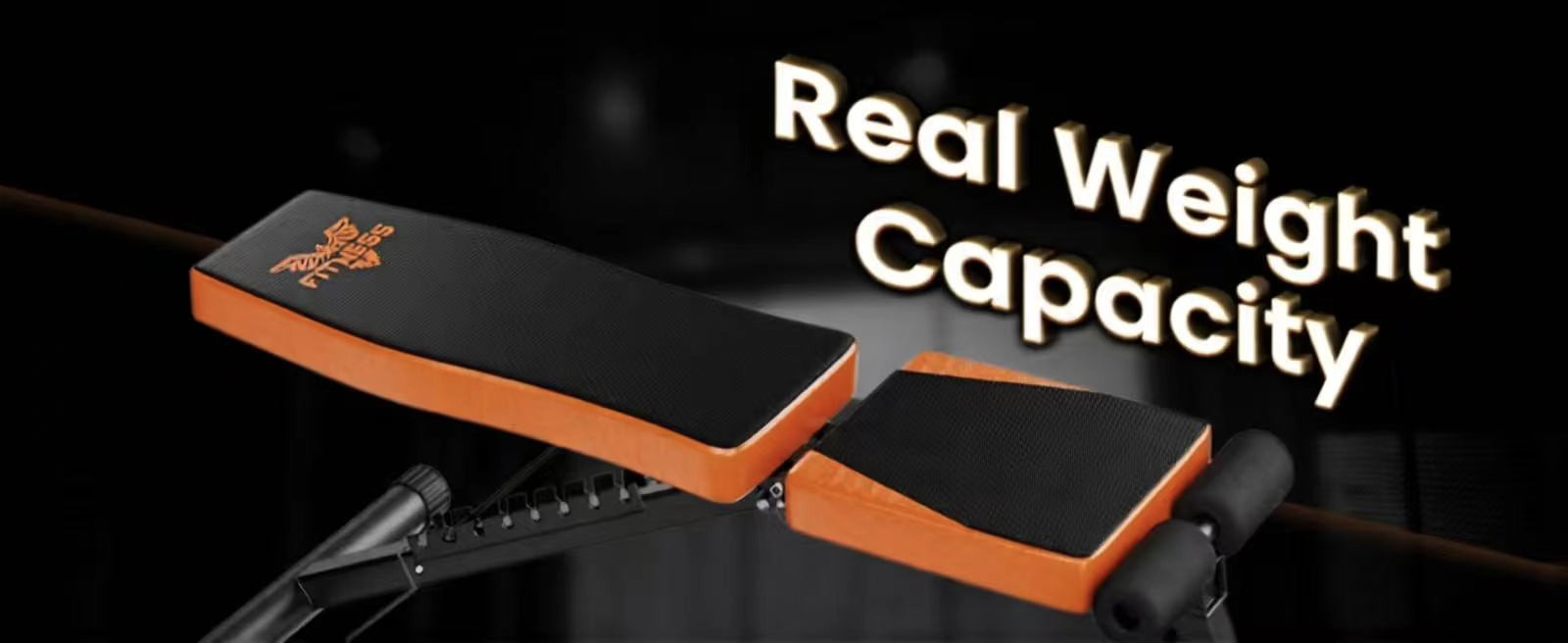 Fitnessgeräte mit dem Schriftzug „Tatsächliche Gewichtskapazität“ auf dunklem Hintergrund